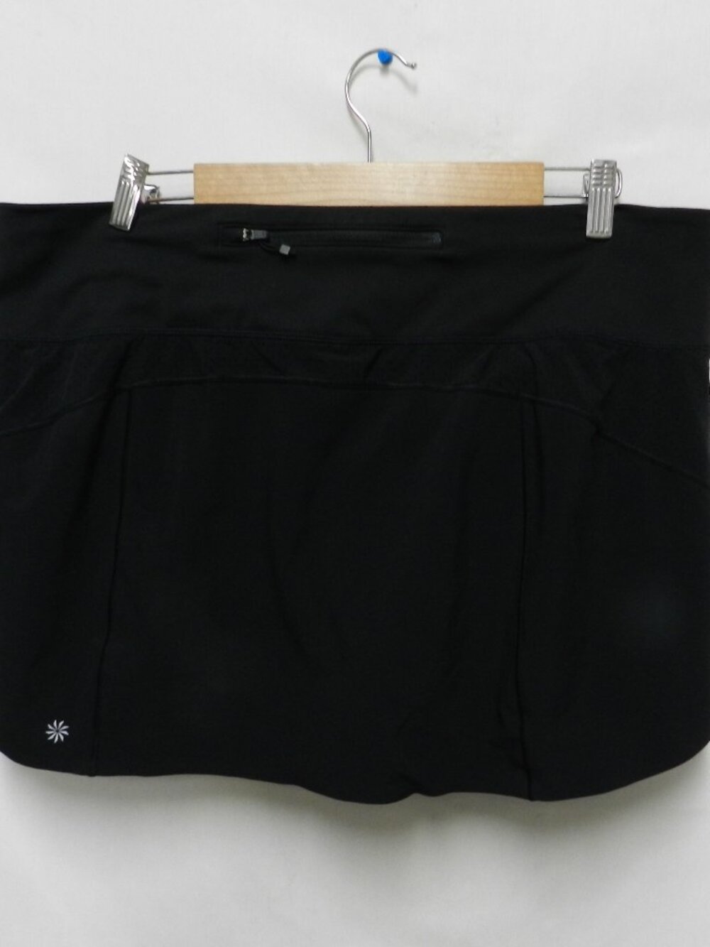 Athleta Run With It Skort shorts lined black knit Pocket 14" Size Sz Large Lg L